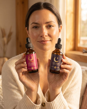 Woman using the day-and-night face oil ritual